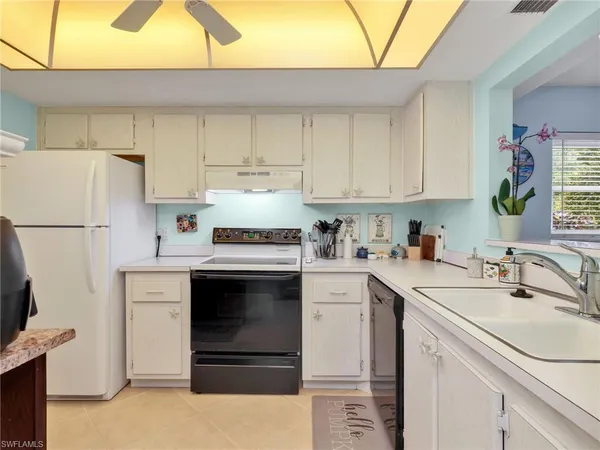 $1,900 | 3150 Binnacle Drive, Unit 106, Naples, FL 34103