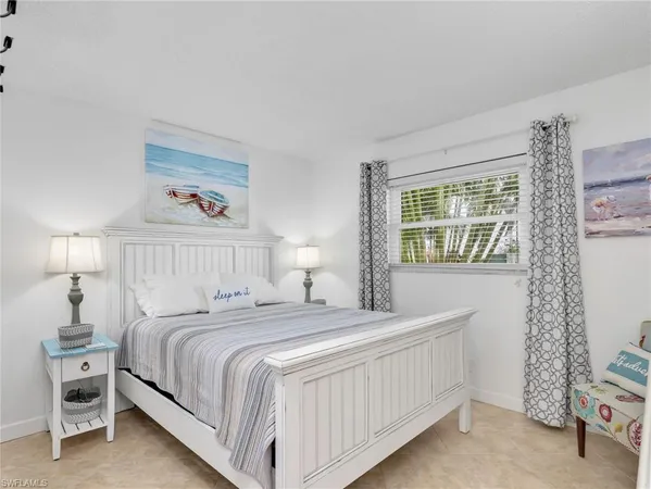 $1,900 | 3150 Binnacle Drive, Unit 106, Naples, FL 34103