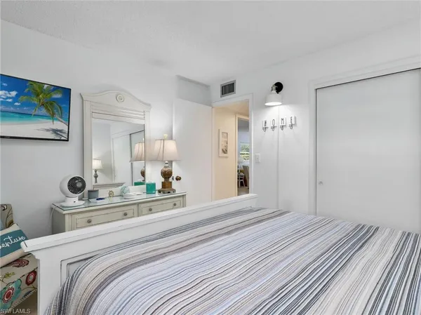 $1,900 | 3150 Binnacle Drive, Unit 106, Naples, FL 34103