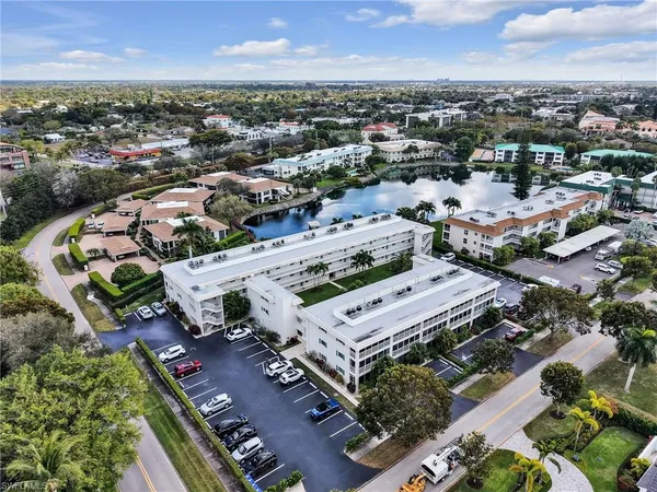 $1,900 | 3150 Binnacle Drive, Unit 106, Naples, FL 34103