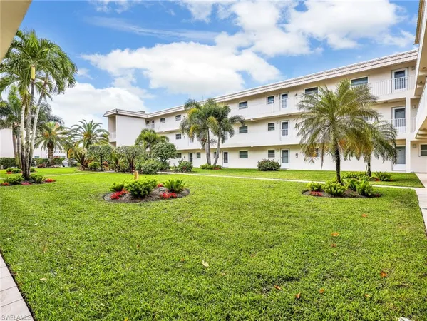 $1,900 | 3150 Binnacle Drive, Unit 106, Naples, FL 34103