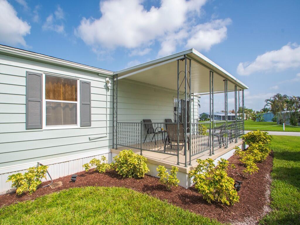 174 Northeast Emerald Drive Jensen Beach, FL 34957 - Photo 11 of 38 Image00006