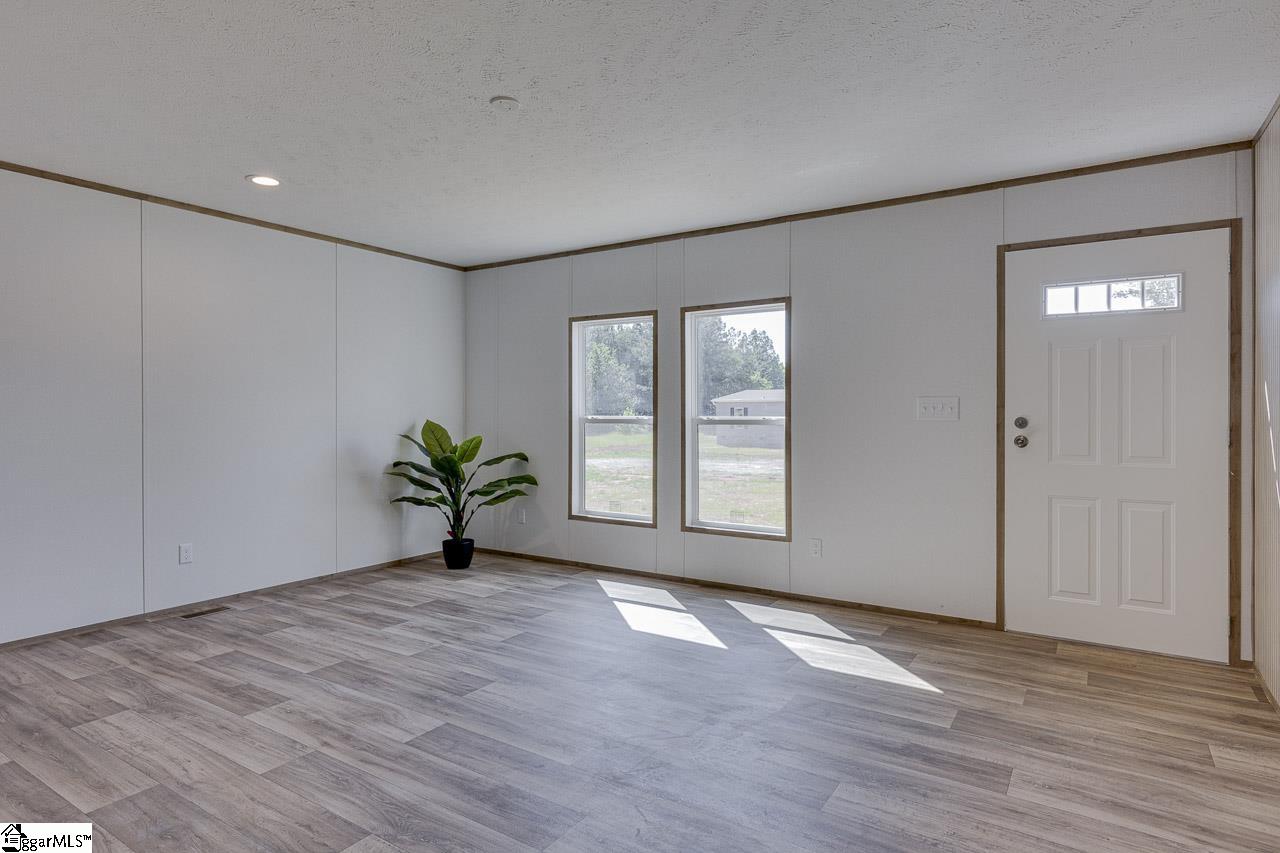 101 Garnet Lane Easley, SC 29640 - Photo 5 of 28