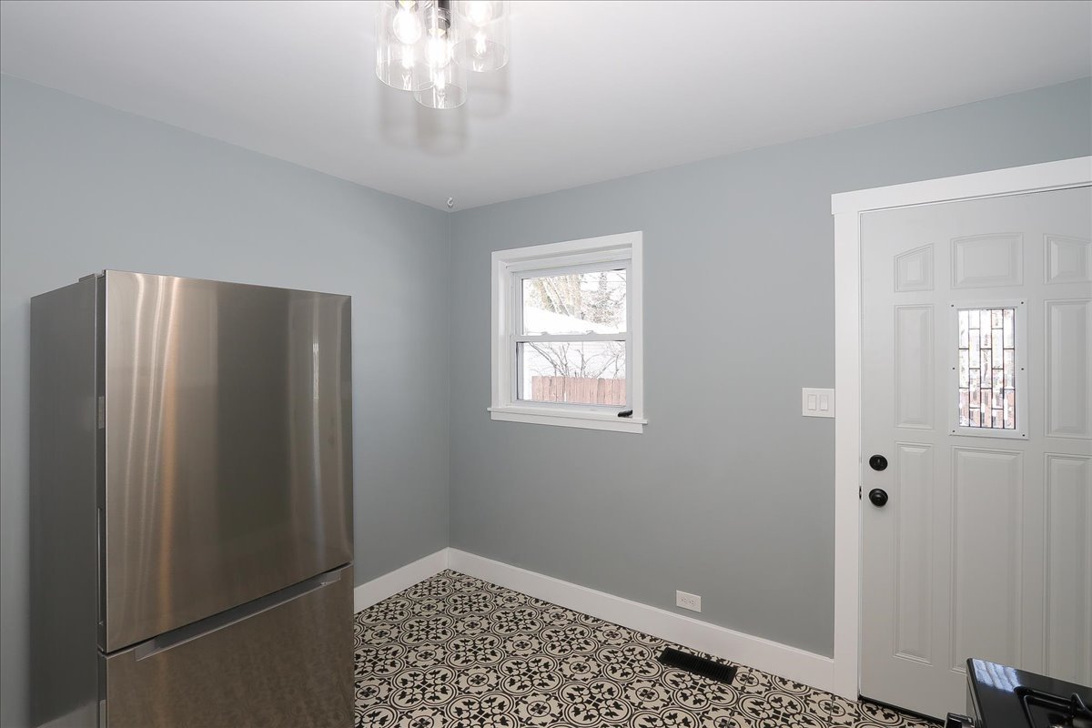 750 East Maple Street, Unit A Lombard, IL 60148 - Photo 12 of 26 a view of entryway with window