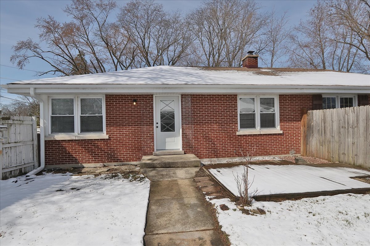 750 East Maple Street, Unit A Lombard, IL 60148 - Photo 2 of 26 a front view of a house