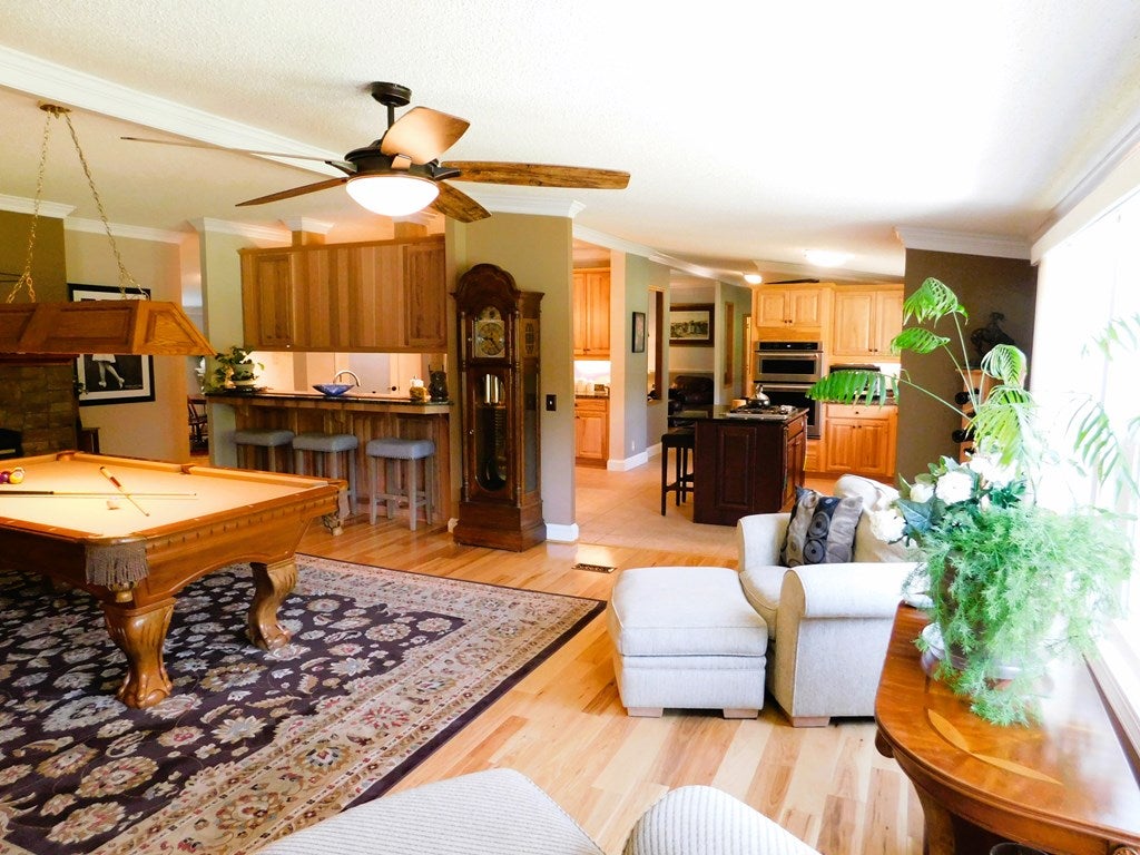 3152 Beulah Road Nathalie, VA 24577 - Photo 24 of 75 Family room 18.6 x 25.6