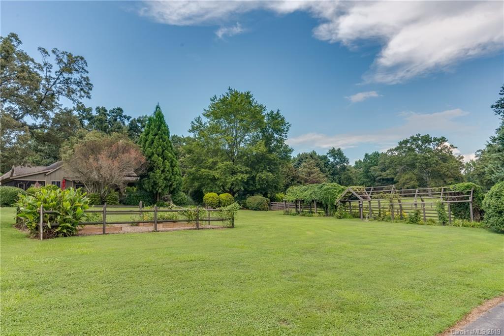4160 Hunting Country Road Landrum, SC 29356 - Photo 36 of 48