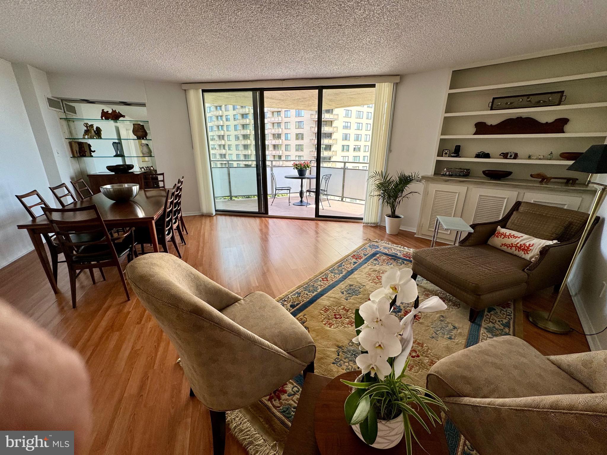 5225 Pooks Hill Road, Unit 701S Bethesda, MD 20814 - Photo 15 of 79 Living /Dining Room