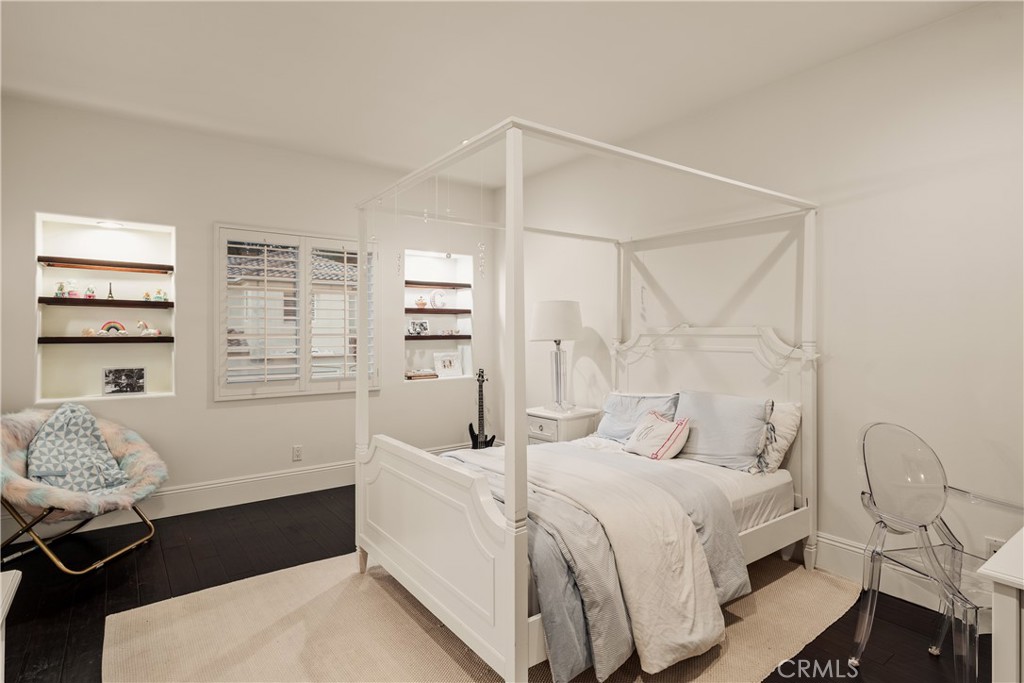 4210 Old Topanga Canyon Road Calabasas, CA 91302 - Photo 18 of 40 a bedroom with a bed and with furniture