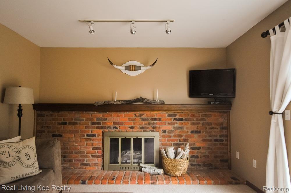1695 Dancer Drive Rochester, MI 48307 - Photo 18 of 29 fr1 (1).jpg