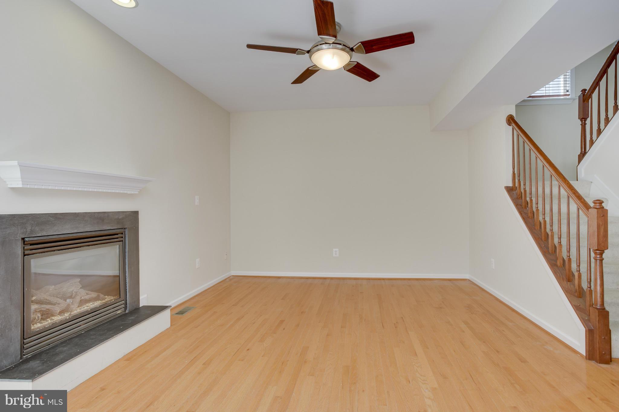 3509 Oak Road Laurel, MD 20724 - Photo 2 of 28 Family Room