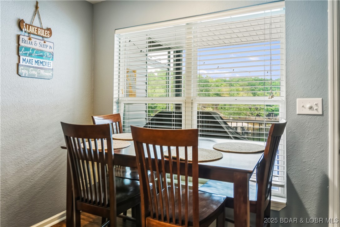 40 Lighthouse Road, Unit 3104 Lake Ozark, MO 65049 - Photo 20 of 33 Quaint dining area.