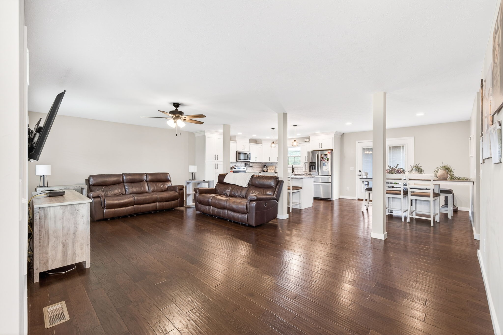 6810 Cherry Creek Road Cookeville, TN 38506 - Photo 2 of 35 a living room with furniture and wooden floor