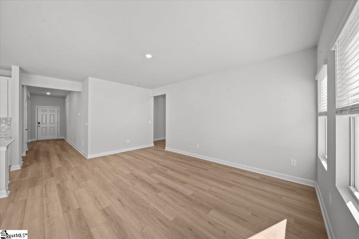 556 Cozy Blf Road Spartanburg, SC 29301 - Photo 7 of 30 Gallery Image 7