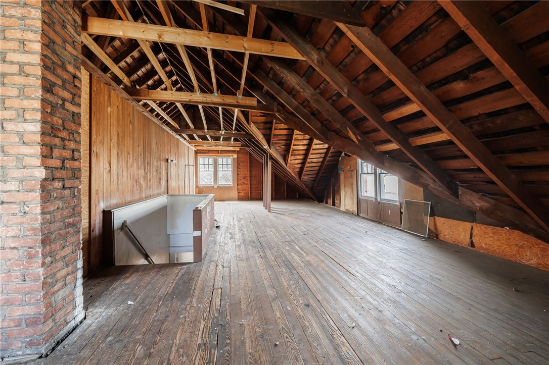 140-142 Electric Avenue Rochester, NY 14613 - Photo 27 of 30 APT2-ATTIC