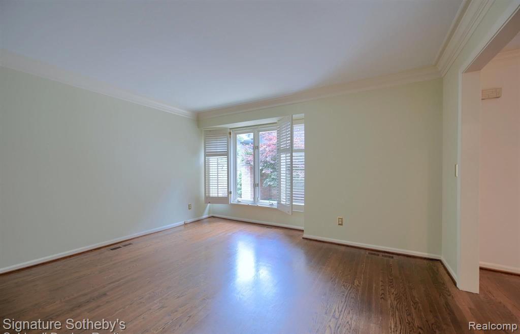1875 Pine Ridge Lane Bloomfield Hills, MI 48302 - Photo 16 of 40