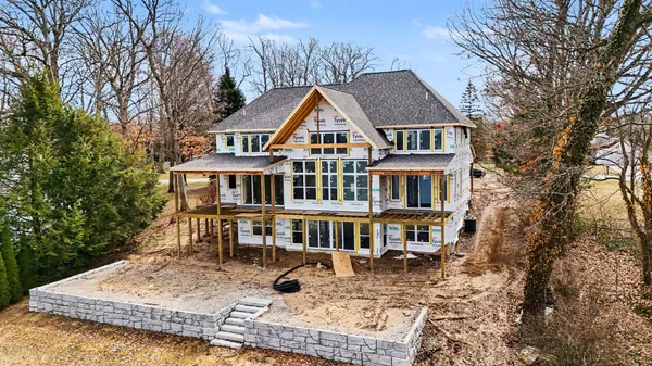 $2,500,000 | 7273 Orlin Court Northeast, Rockford, MI 49341