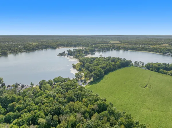 $2,500,000 | 7273 Orlin Court Northeast, Rockford, MI 49341