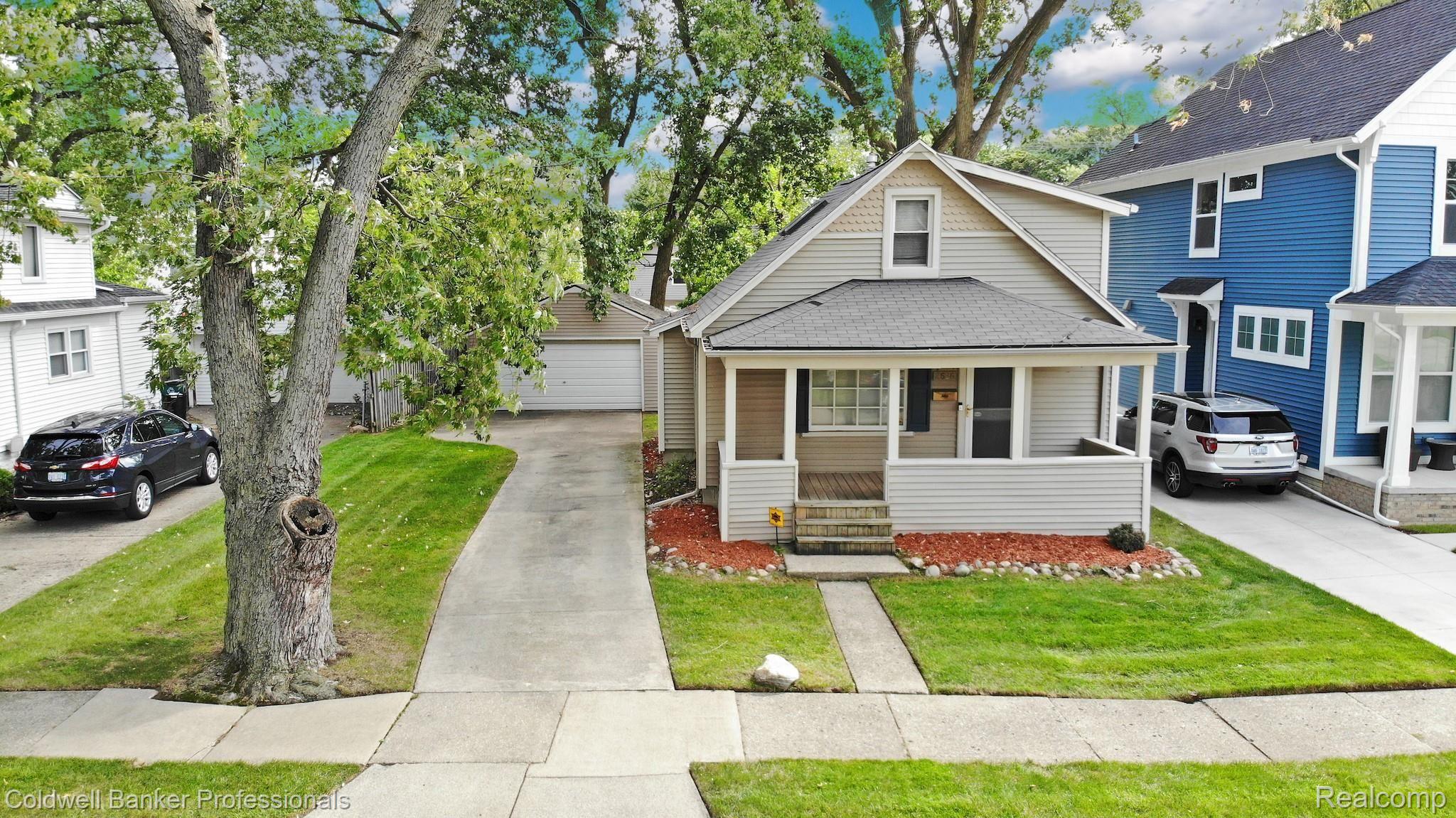 2696 Wakefield Road Berkley, MI 48072 - Photo 30 of 38 30) Aerial Front.jpg
