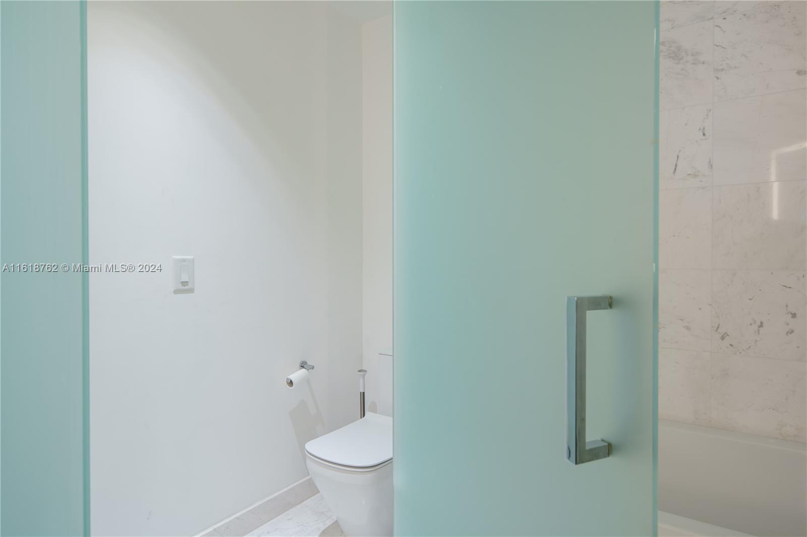 851 Northeast 1st Avenue, Unit 4406 Miami, FL 33132 - Photo 18 of 42