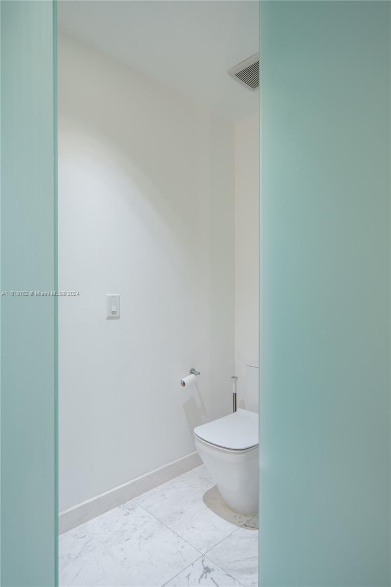 851 Northeast 1st Avenue, Unit 4406 Miami, FL 33132 - Photo 19 of 42