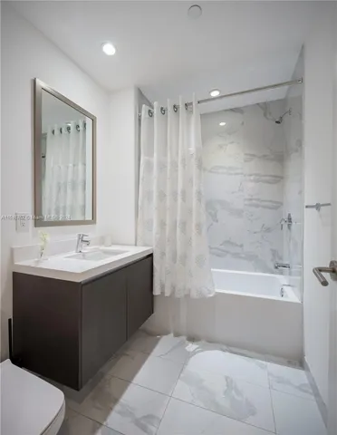 $798,888 | 851 Northeast 1st Avenue, Unit 4406, Miami, FL 33132