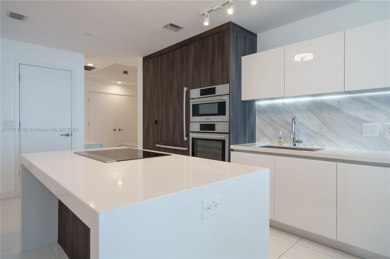 851 Northeast 1st Avenue, Unit 4406 Miami, FL 33132 - Photo 32 of 42