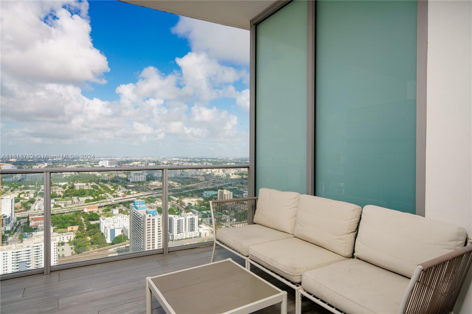 851 Northeast 1st Avenue, Unit 4406 Miami, FL 33132 - Photo 4 of 42