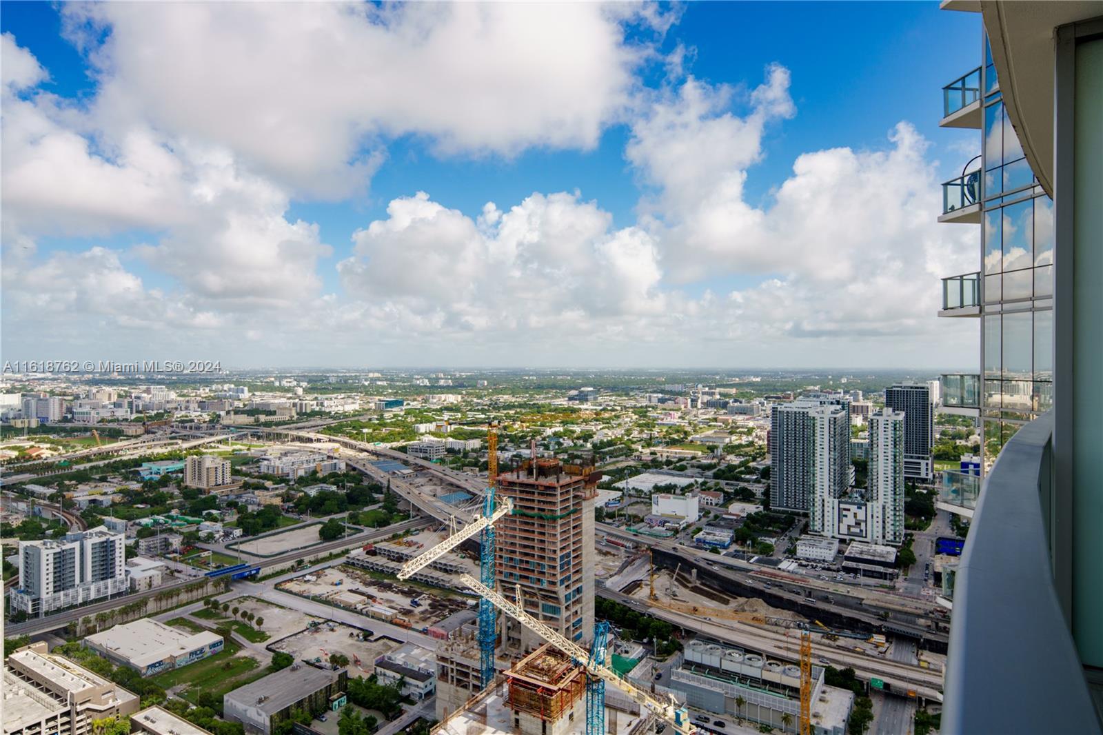 851 Northeast 1st Avenue, Unit 4406 Miami, FL 33132 - Photo 7 of 42