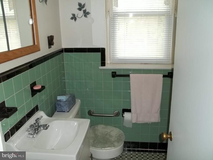 506 Fairmont Road Havertown, PA 19083 - Photo 17 of 20 Bathroom