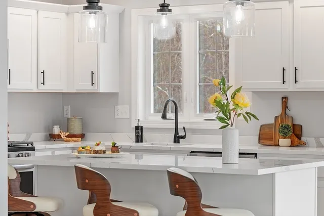 $519,000 | 711 Massachusetts Avenue, Unit 2, Lunenburg, MA 01462