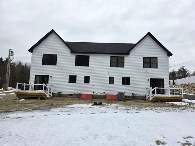 $519,000 | 711 Massachusetts Avenue, Unit 2, Lunenburg, MA 01462