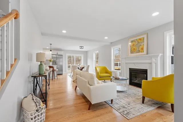 $519,000 | 711 Massachusetts Avenue, Unit 2, Lunenburg, MA 01462