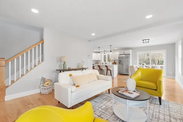 $519,000 | 711 Massachusetts Avenue, Unit 2, Lunenburg, MA 01462