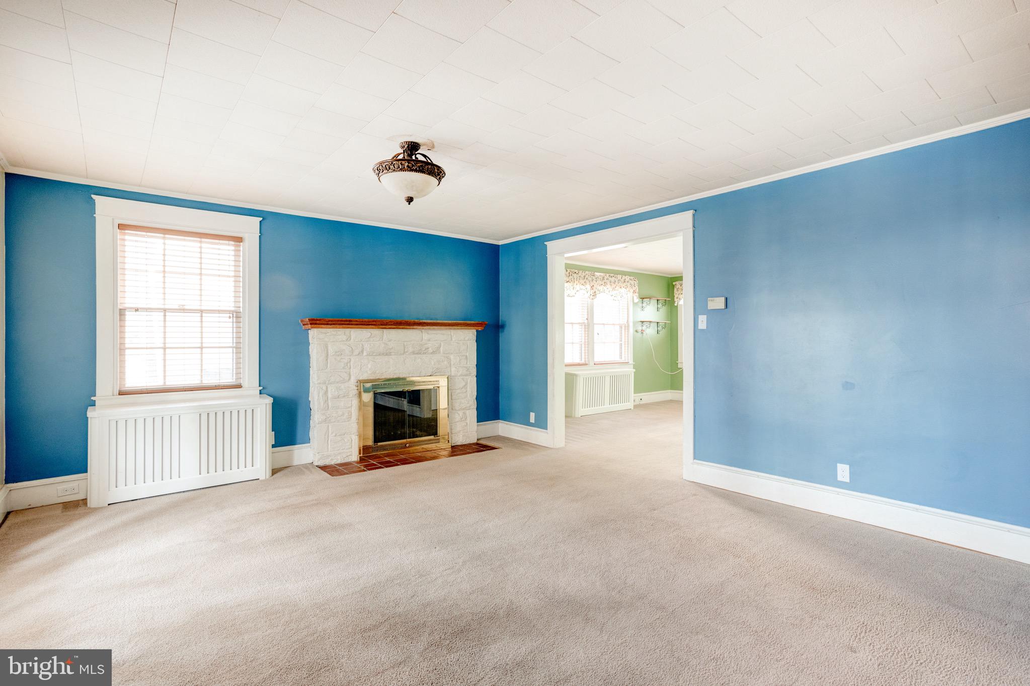112 Walsh Road Lansdowne, PA 19050 - Photo 3 of 39