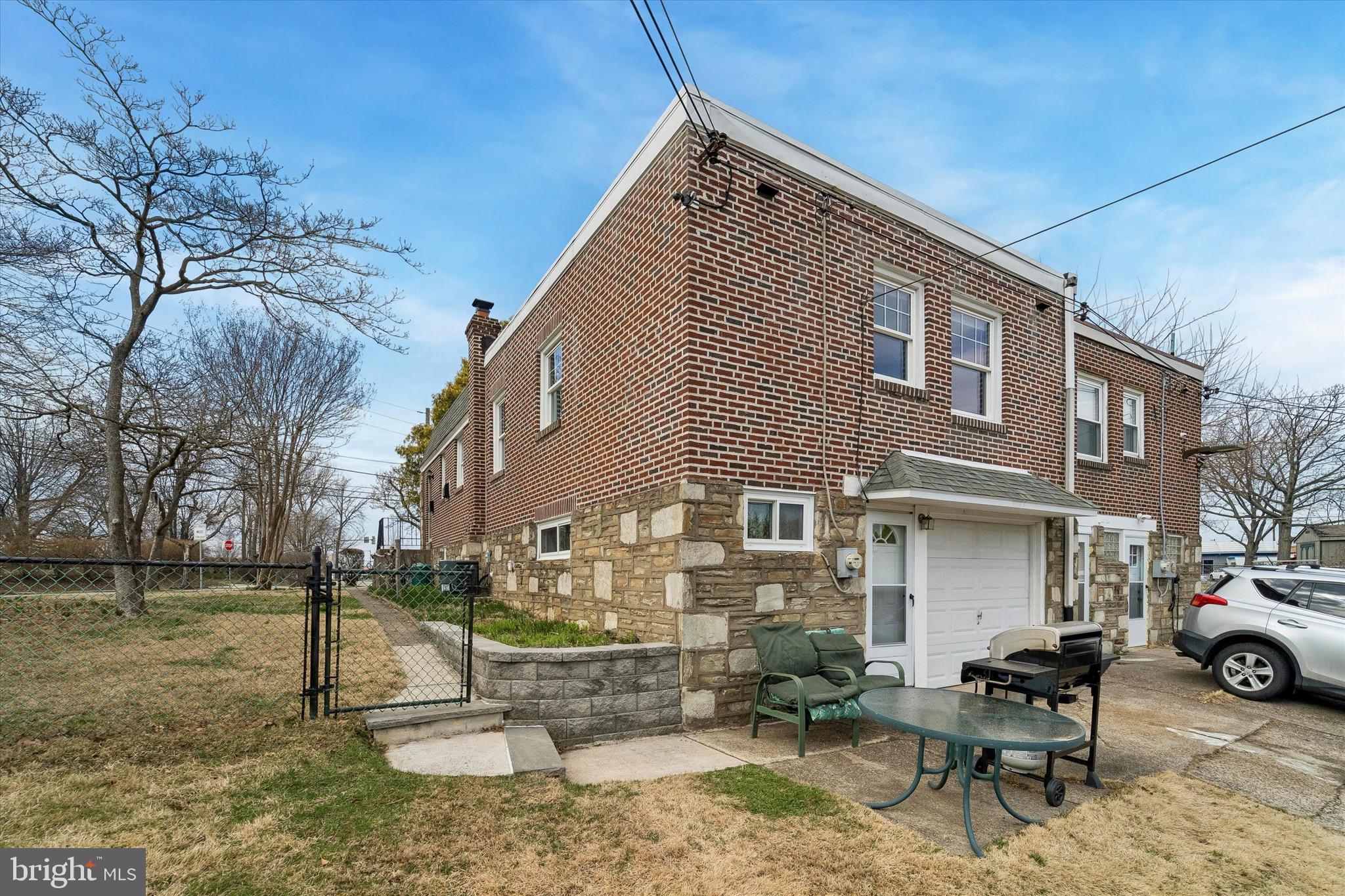3001 Welsh Road Philadelphia, PA 19136 - Photo 16 of 17 SIDE YARD