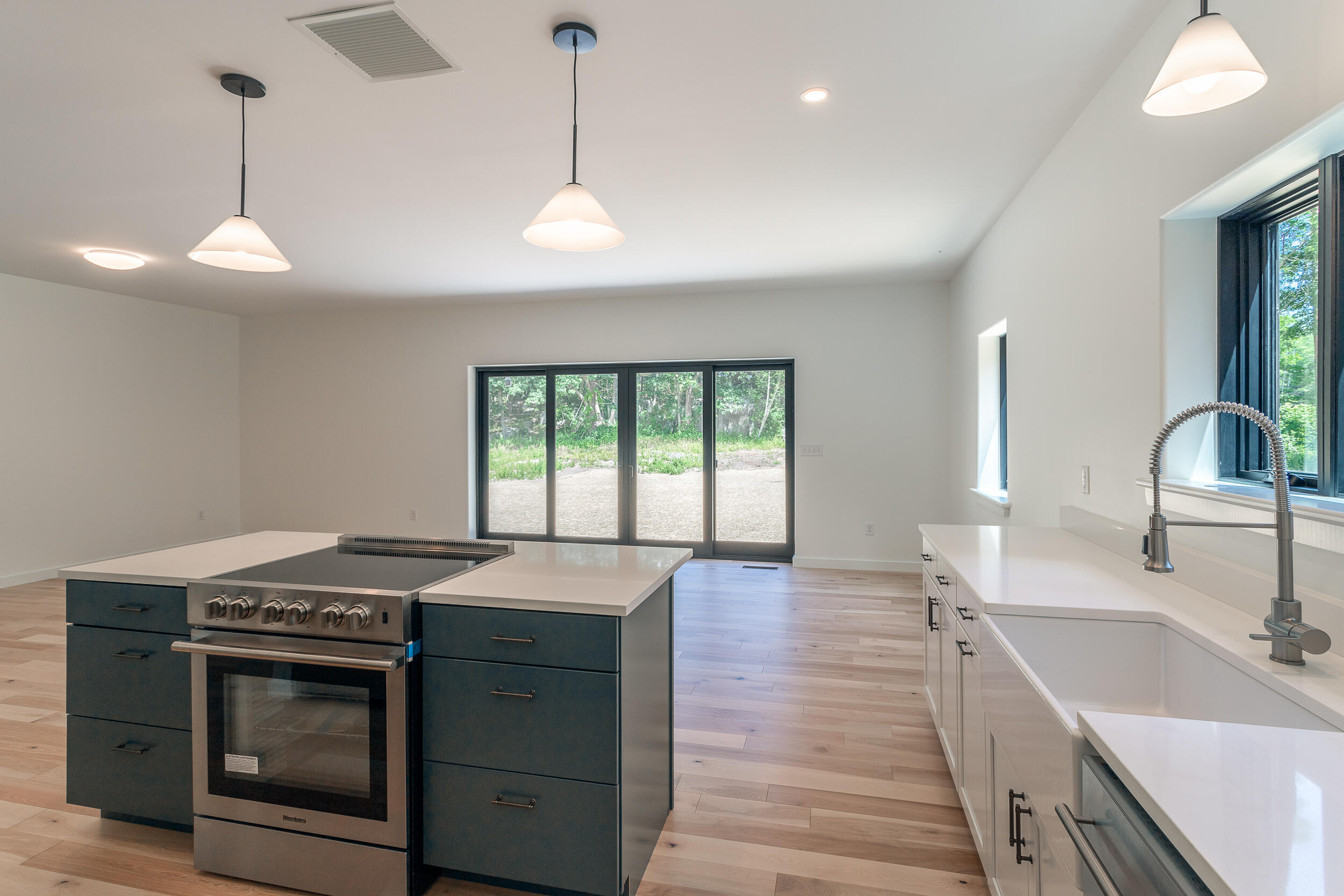 189 Oak Ridge Road Biddeford, ME 04005 - Photo 9 of 16 OVP_GH_-1014