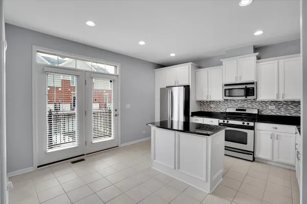 $405,000 | 222 West Hyde Street, Arlington Heights, IL 60005