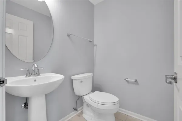 $405,000 | 222 West Hyde Street, Arlington Heights, IL 60005
