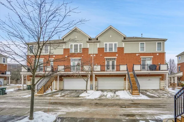 $405,000 | 222 West Hyde Street, Arlington Heights, IL 60005
