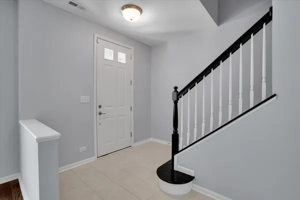 $405,000 | 222 West Hyde Street, Arlington Heights, IL 60005
