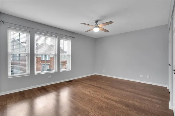 $405,000 | 222 West Hyde Street, Arlington Heights, IL 60005