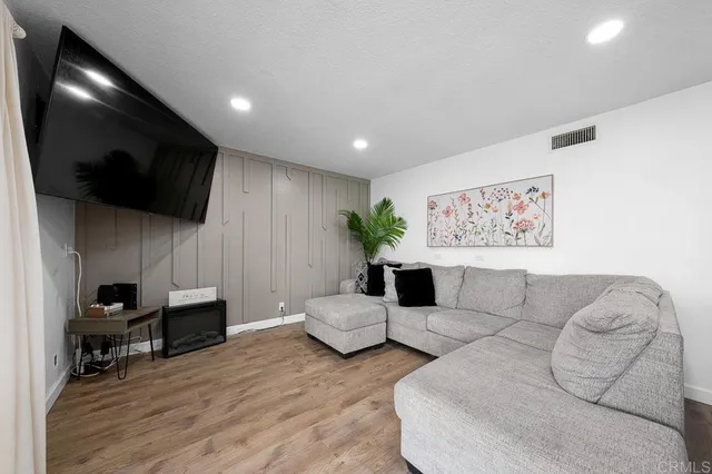 $875,000 | 970 Caleb Court, San Diego, CA 92154