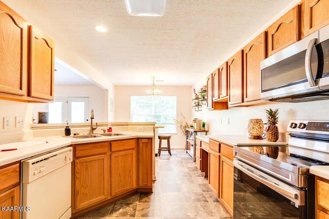 7600 Racing Run Road Knoxville, TN 37920 - Photo 14 of 25 Kitchen