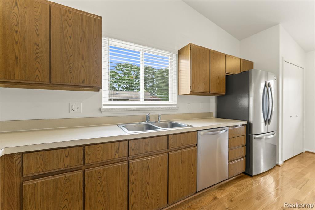 62402 Raleigh Court, Unit 6 South Lyon, MI 48178 - Photo 6 of 21 Gallery Image 6