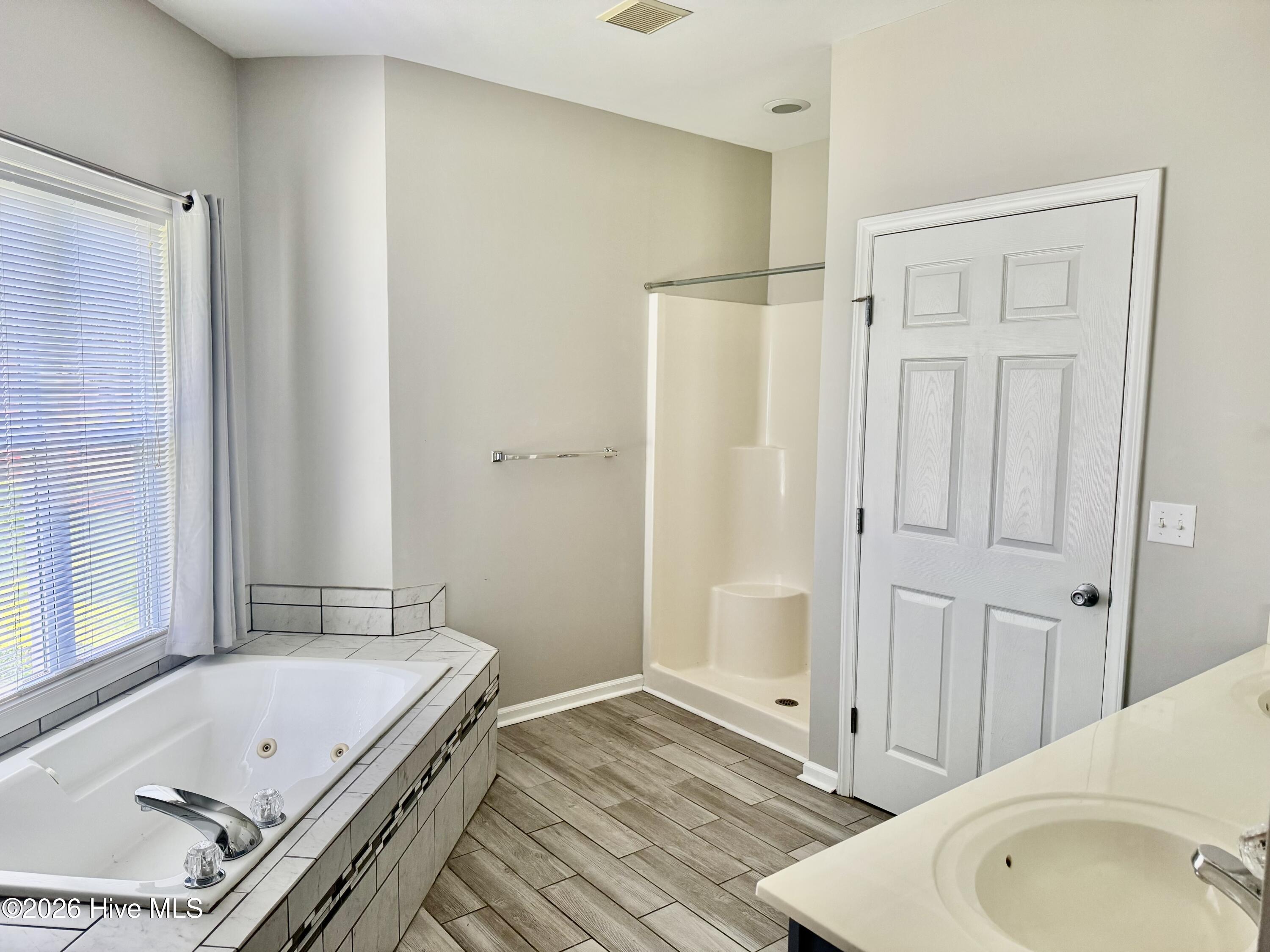1137 Turtle Creek Road, Unit D Greenville, NC 27858 - Photo 19 of 30 IMG_2159