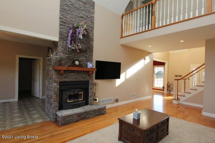 1138 Mays Road Lawrenceburg, KY 40342 - Photo 25 of 97 IMG_0348 (Small)