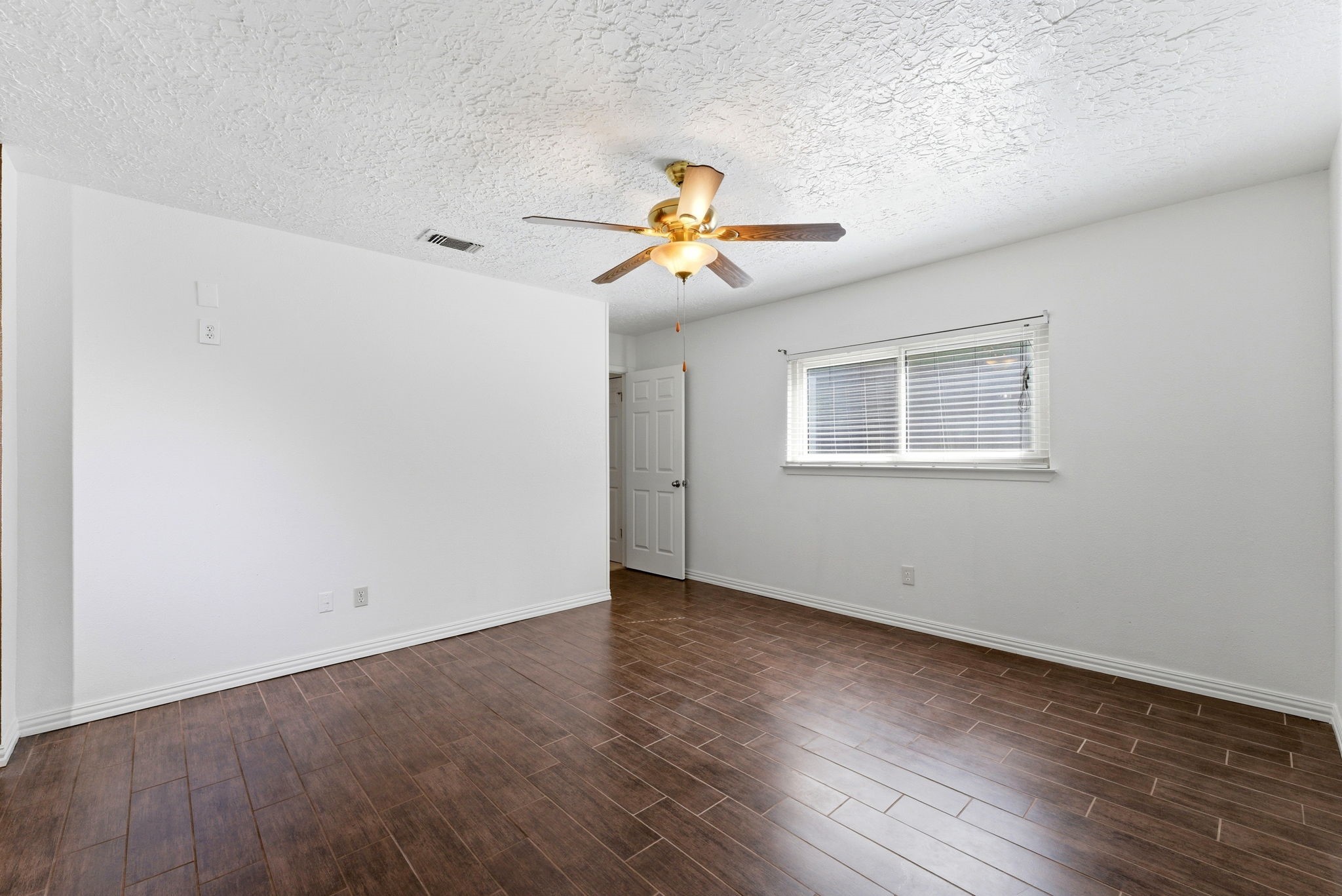 21514 Slippery Creek Lane Spring, TX 77388 - Photo 14 of 27 Primary Bedroom