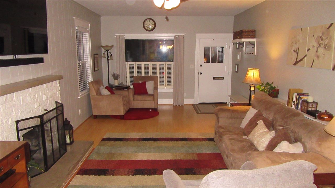 1513 West Governor Street Springfield, IL 62704 - Photo 3 of 31 Gallery Image 3