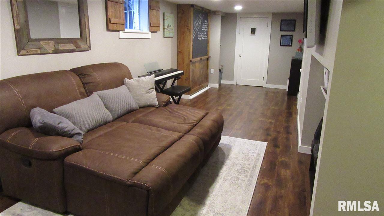 1513 West Governor Street Springfield, IL 62704 - Photo 21 of 31 Gallery Image 21